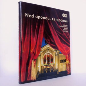 Před oponou, za oponou