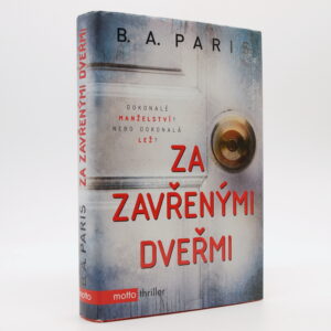 Za zavřenými dveřmi